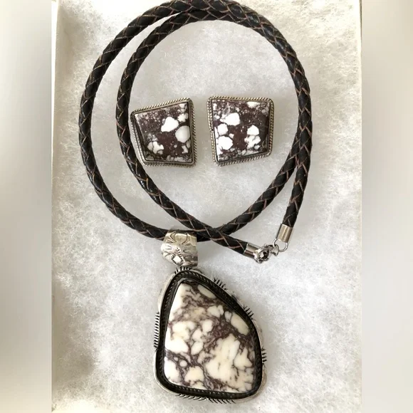 Wild Horse Cabochon Pendant and Earrings set in Sterling Silver. Artisan LE - Picture 3 of 12